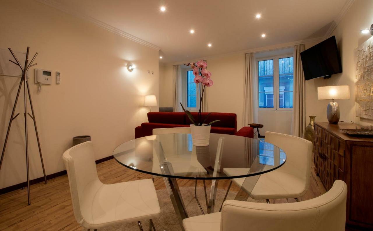 Apartamentos Rosa Do Bairro Alto Lisbona Esterno foto